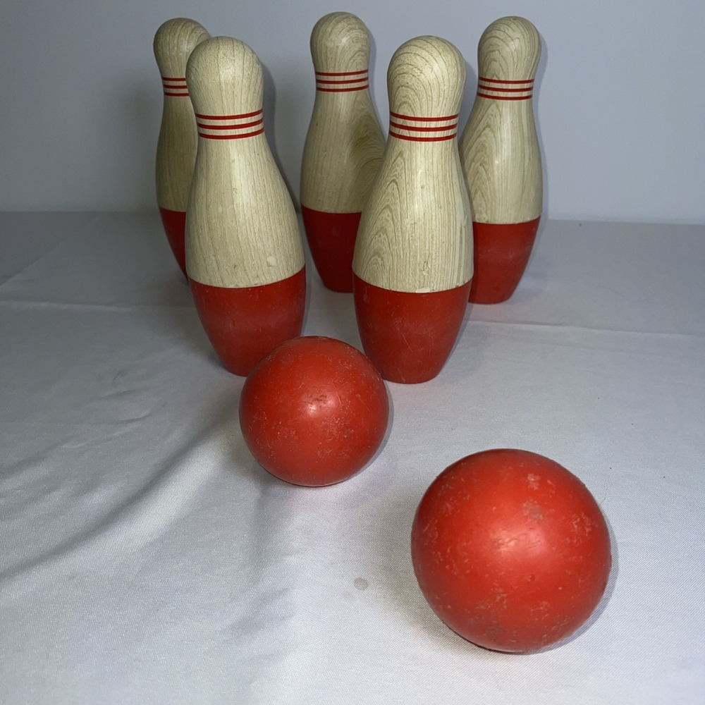 Vtg Outdoor SportsCraft Lawn Faux Wood Bowling Set 5 Pins 2 Balls